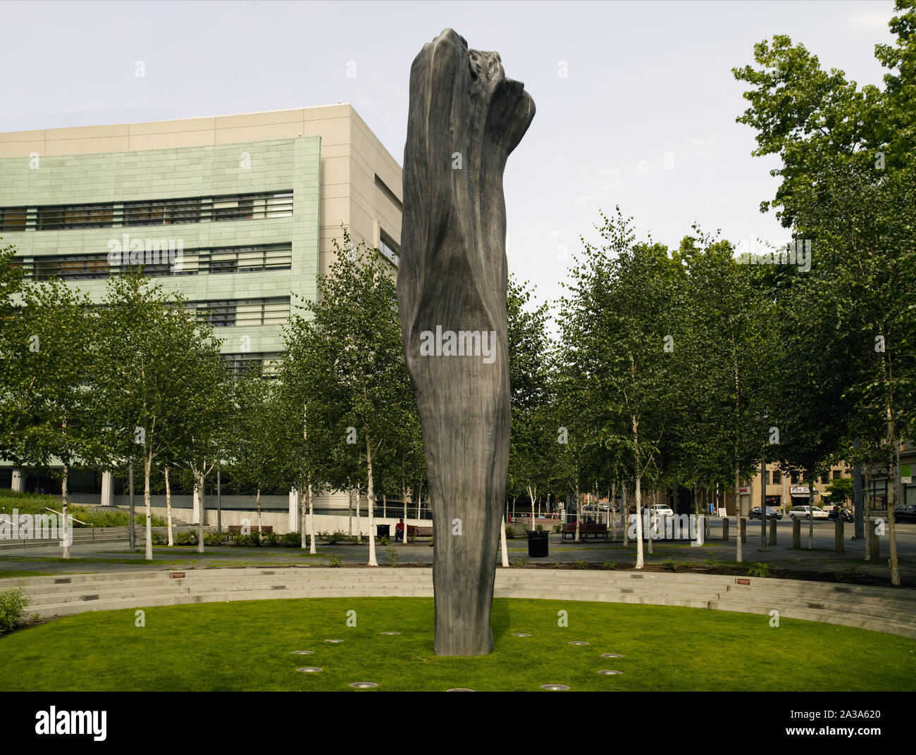 Sculpture Pillar Arc located at the exterior of the U.S. Courthouse