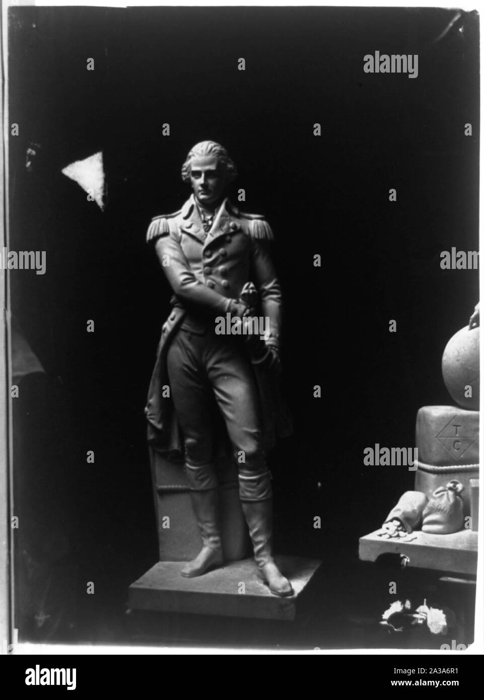 American revolution soldier sword hi-res stock photography and images ...