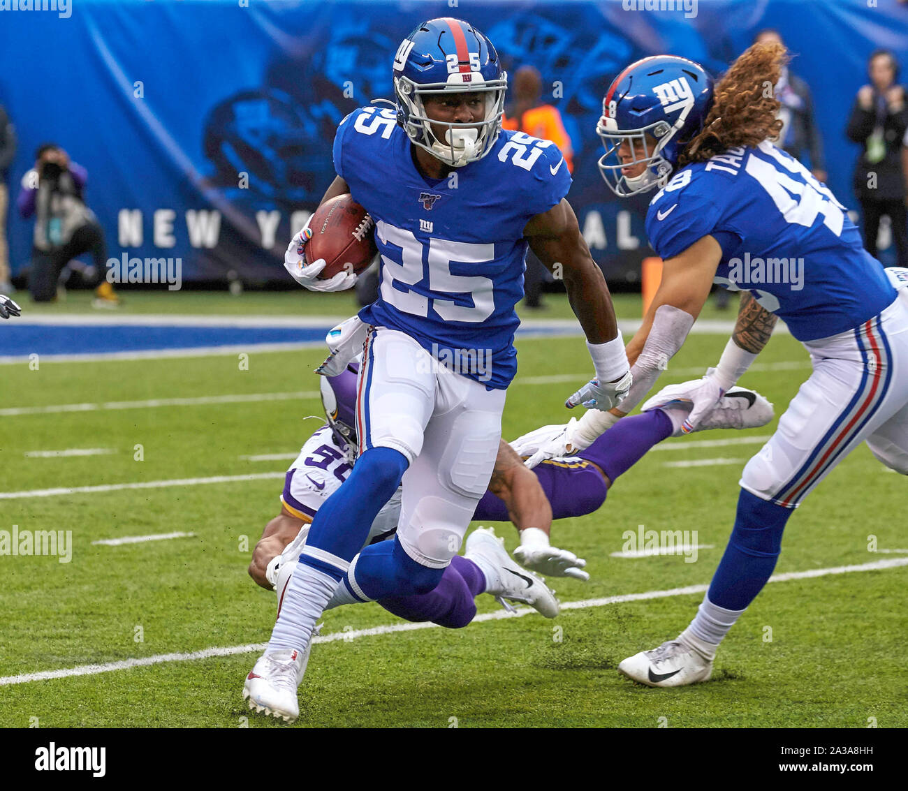 East Rutherford, New Jersey, USA. 6th Oct, 2019. New York Giants defensive  back Corey Ballentine (25) runs back a kickoff during a NFL game between  the Minnesota Vikings and the New York