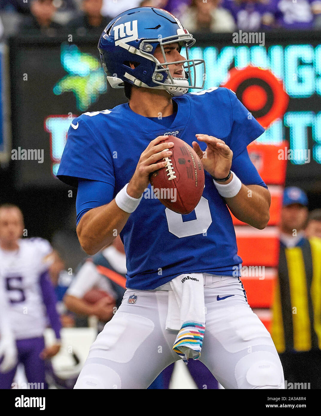 New York, USA. August 8, 2019, East Rutherford, New Jersey, USA: New York  Giants quarterback Daniel Jones (8) warms up prior to a preseason game  between the New York Jets and the