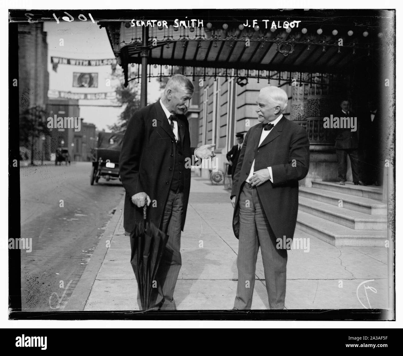 Candid talking Cut Out Stock Images & Pictures - Alamy