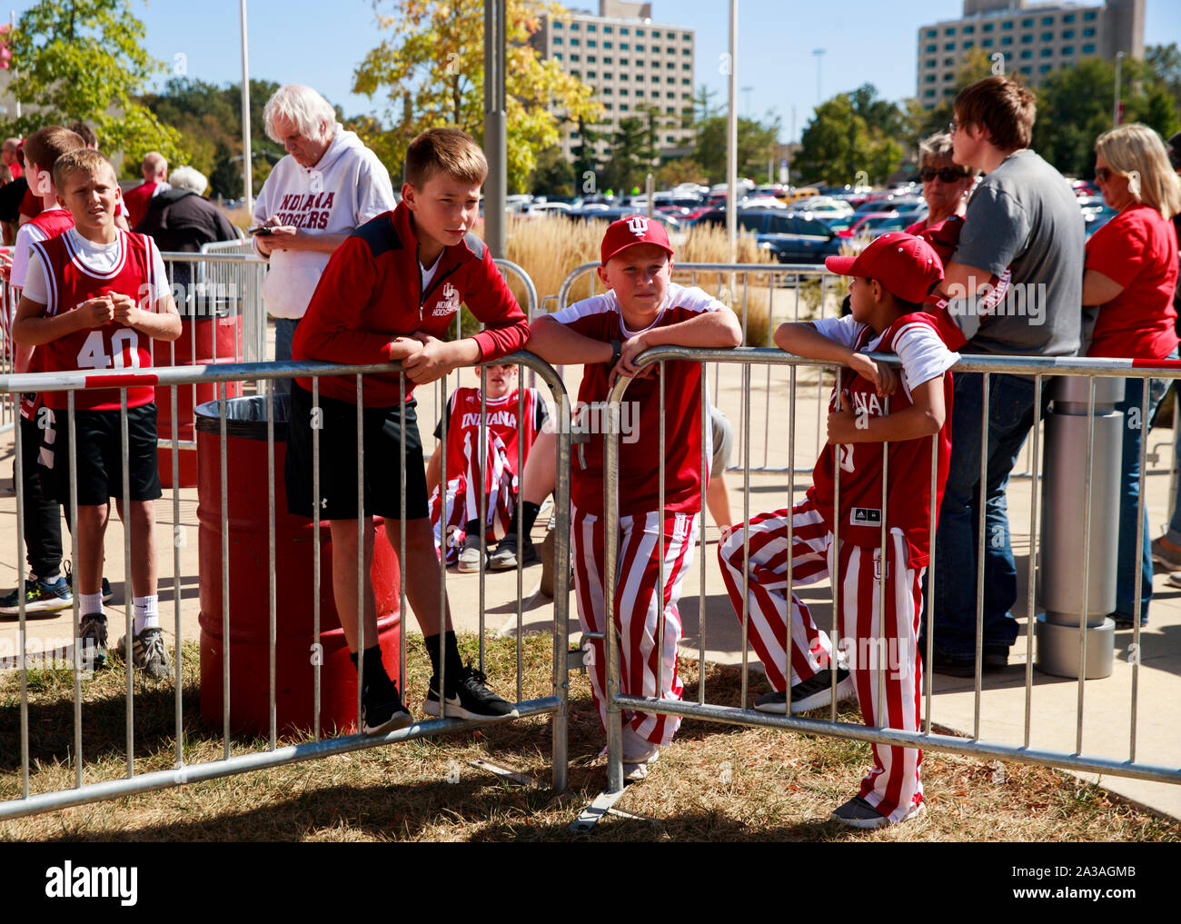 Bloomington, United States. 05th Oct, 2019. A group of Indiana basketball fans wait outside the Assembly Hall before Hoosier Hysteria.The Hoosier Hysteria event officially kicks off the basketball season at Indiana University whose team has won five national division 1 NCAA basketball titles. Credit: SOPA Images Limited/Alamy Live News Stock Photo
