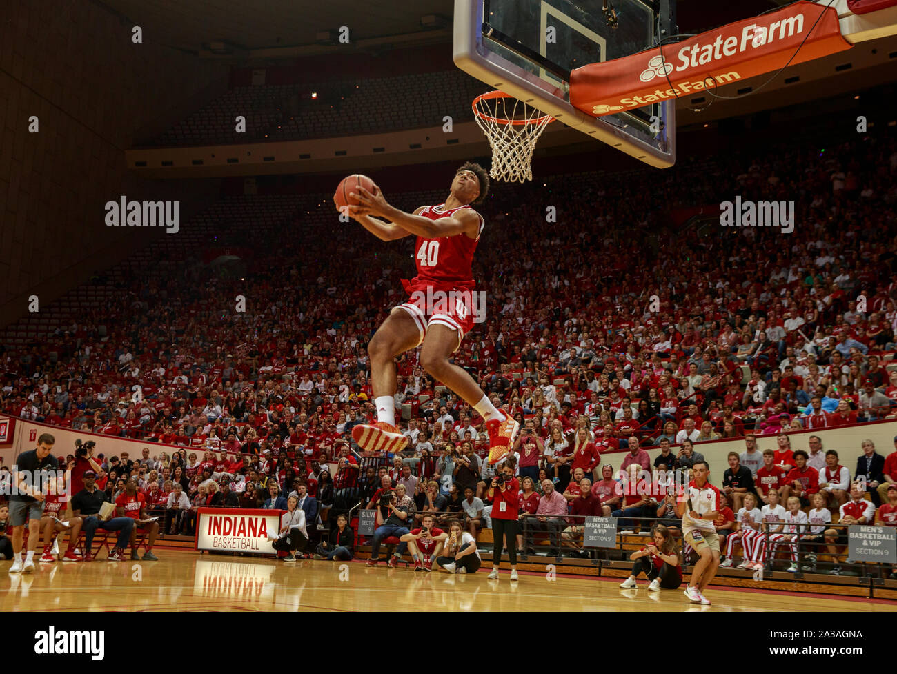 Bloomington, United States. 05th Oct, 2019. Indiana University basketball player, Trayce Jackson-Davis participates in the slam dunk contest while wearing Calbert Cheaney's number 40 in tribute during Hoosier Hysteria. Cheany, a player for the Indiana Hoosiers from 1989-93 under coach Bob Knight, has been inducted into the Indiana Basketballl Hall of Fame.The Hoosier Hysteria event officially kicks off the basketball season at Indiana University whose team has won five national division 1 NCAA basketball titles. Credit: SOPA Images Limited/Alamy Live News Stock Photo