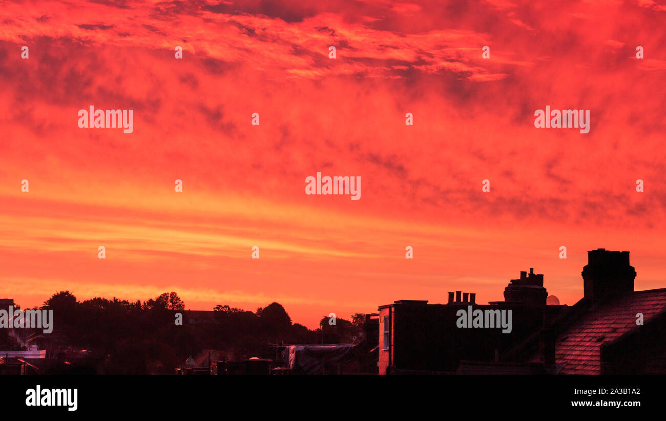 Fire red dawn sky forest hi-res stock photography and images - Alamy