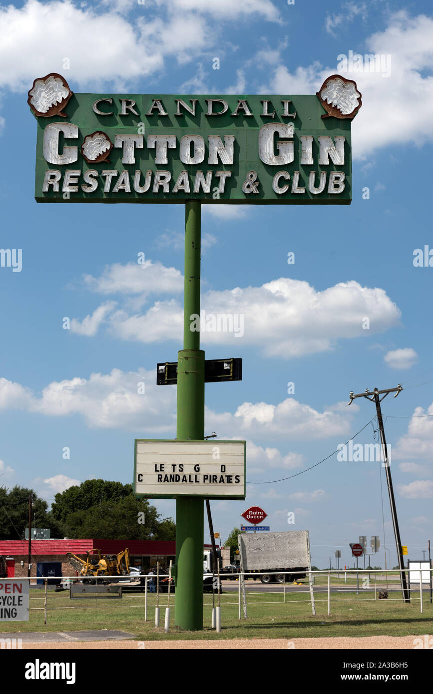 Sign for an old cotton gin, converted into a restaurant, near the town of  Bardwell in Ellis County, Texas Stock Photo - Alamy