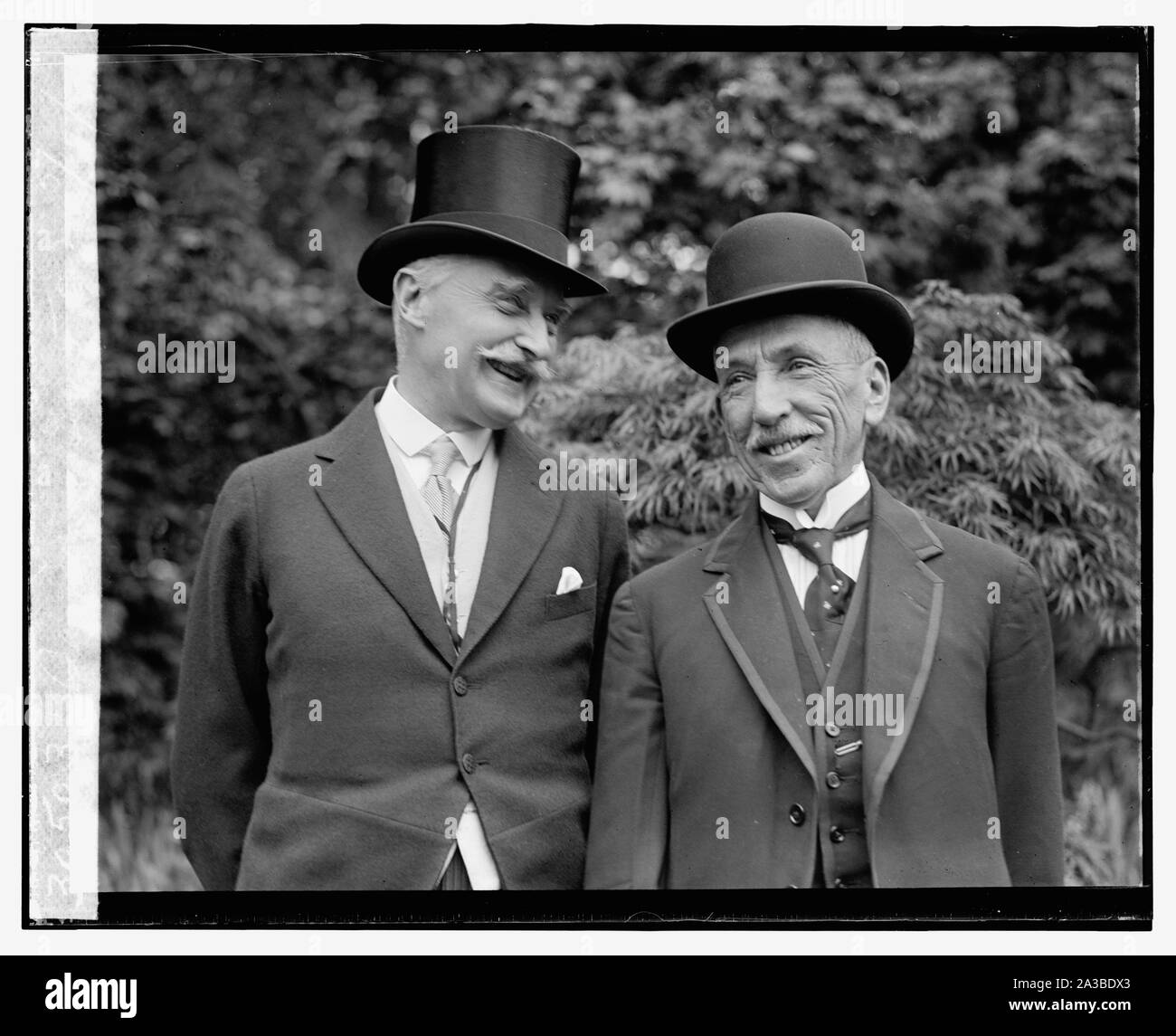 Sir Esme Howard & Rt. Hon. Wm. Morris Hughes, 5/10/24 Stock Photo