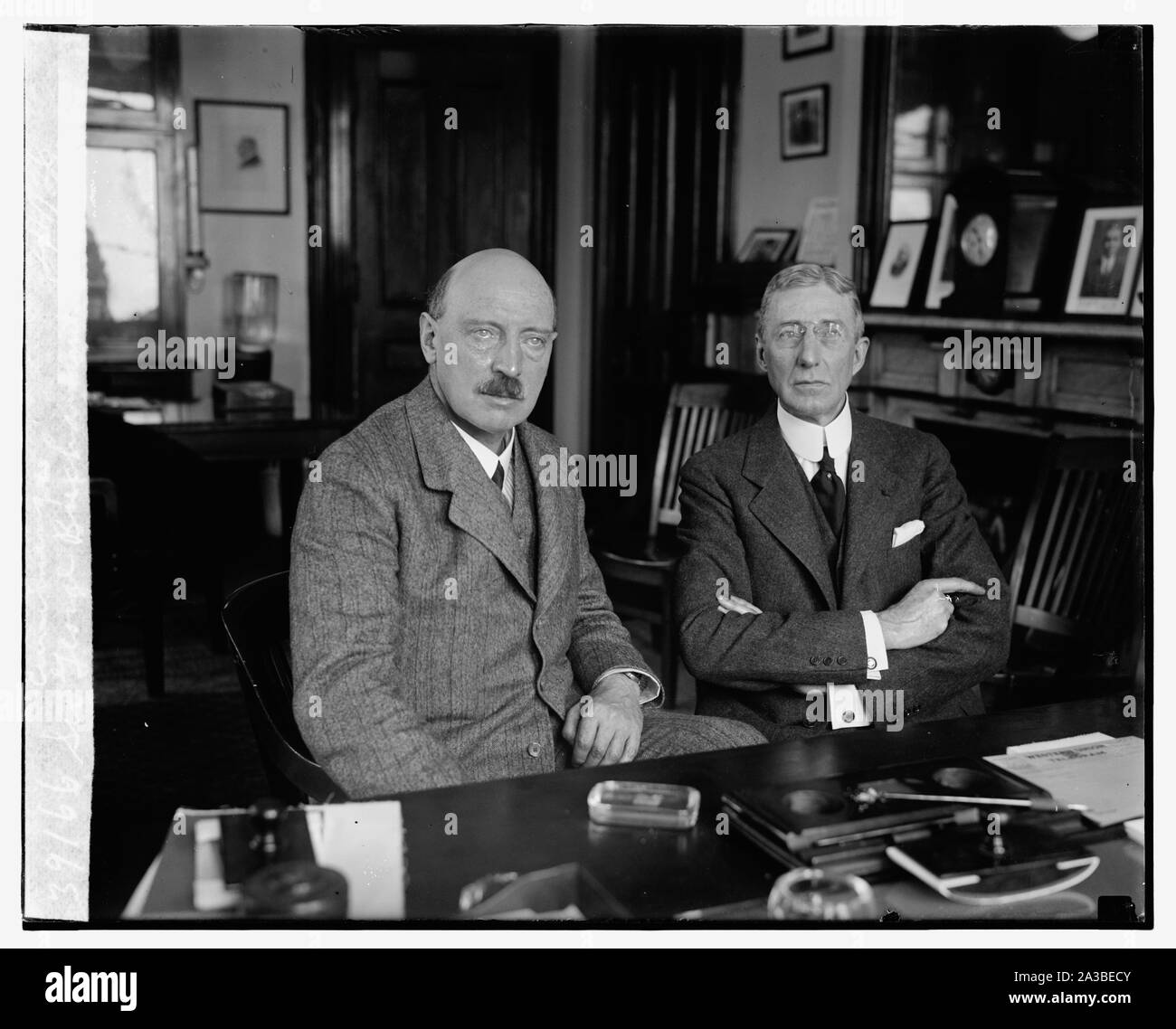 Sir George Buchanan & Surg. Gen. Cummings, 2/4/26 Stock Photo