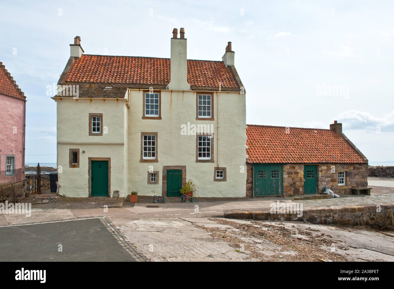 Gyles House. Historic building overlooking the harbour of the coastal village of Pittenweem. Fife, Scotland Stock Photo