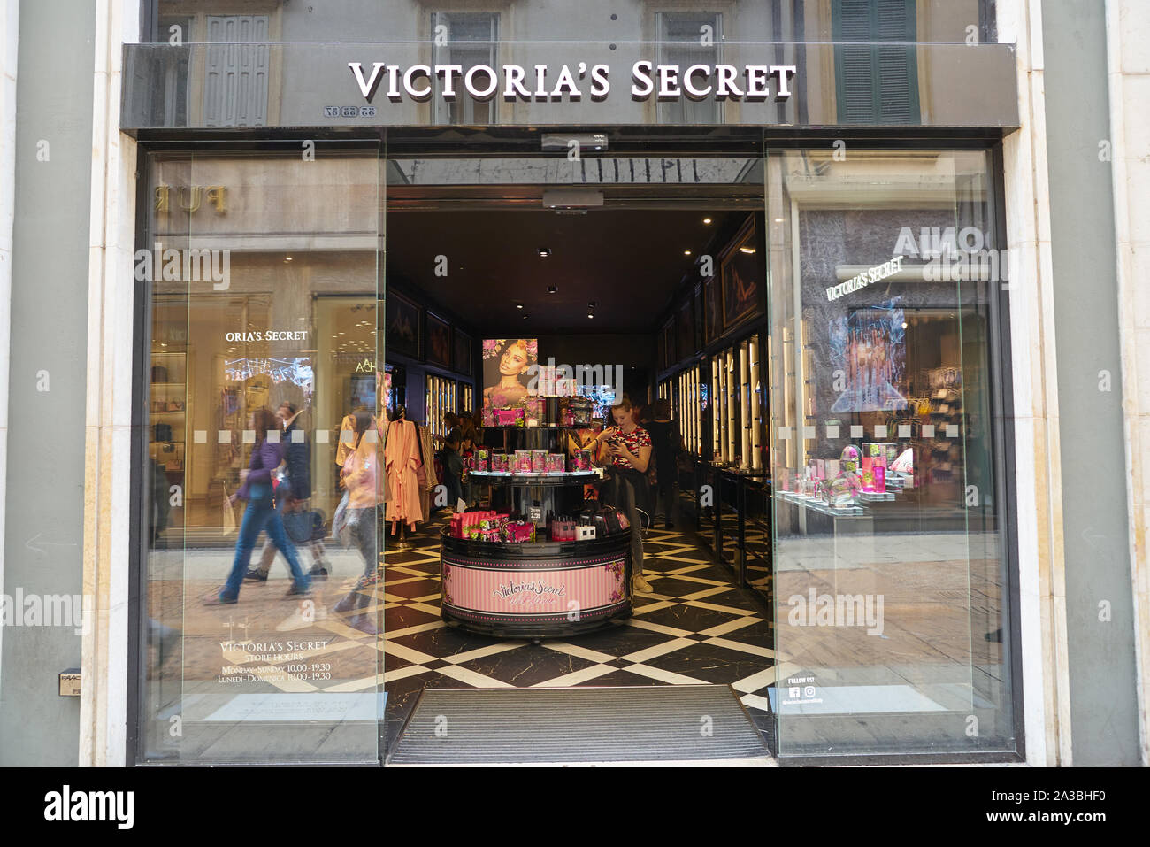 SAINT PETERSBURT, RUSSIA - CIRCA MAY, 2018: A Bag On Display At Victoria's  Secret Store In Galeria Shopping Center. Stock Photo, Picture and Royalty  Free Image. Image 119933338.