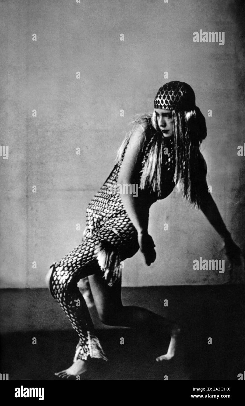 Paris dance 1920s Black and White Stock Photos & Images - Alamy