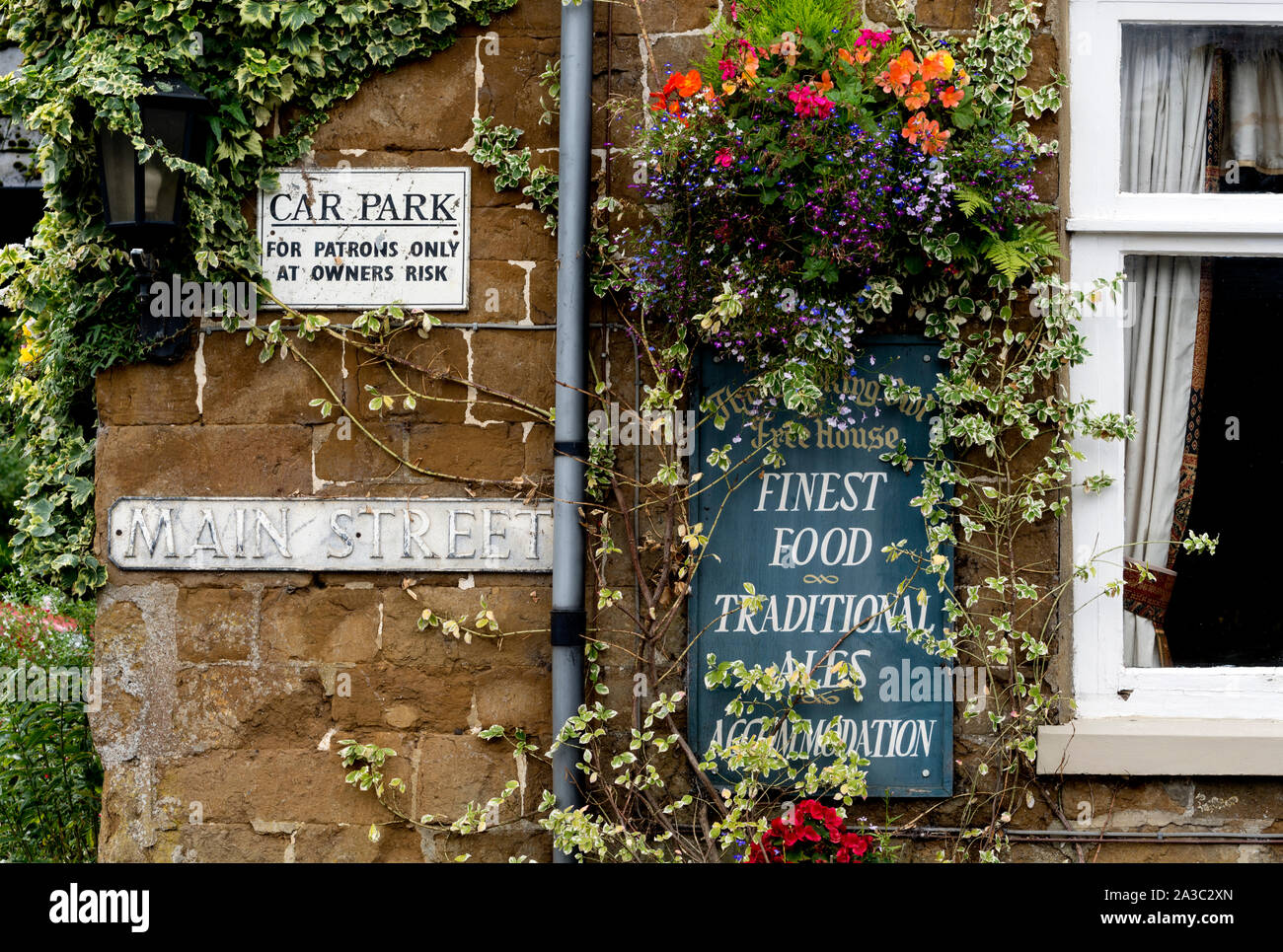 The Blinking Owl Inn, North Newington, Oxfordshire, England, UK Stock