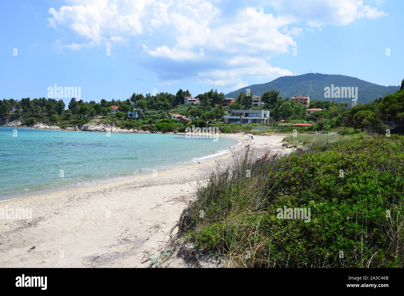 Tropical island crystal clear water hi-res stock photography and images ...