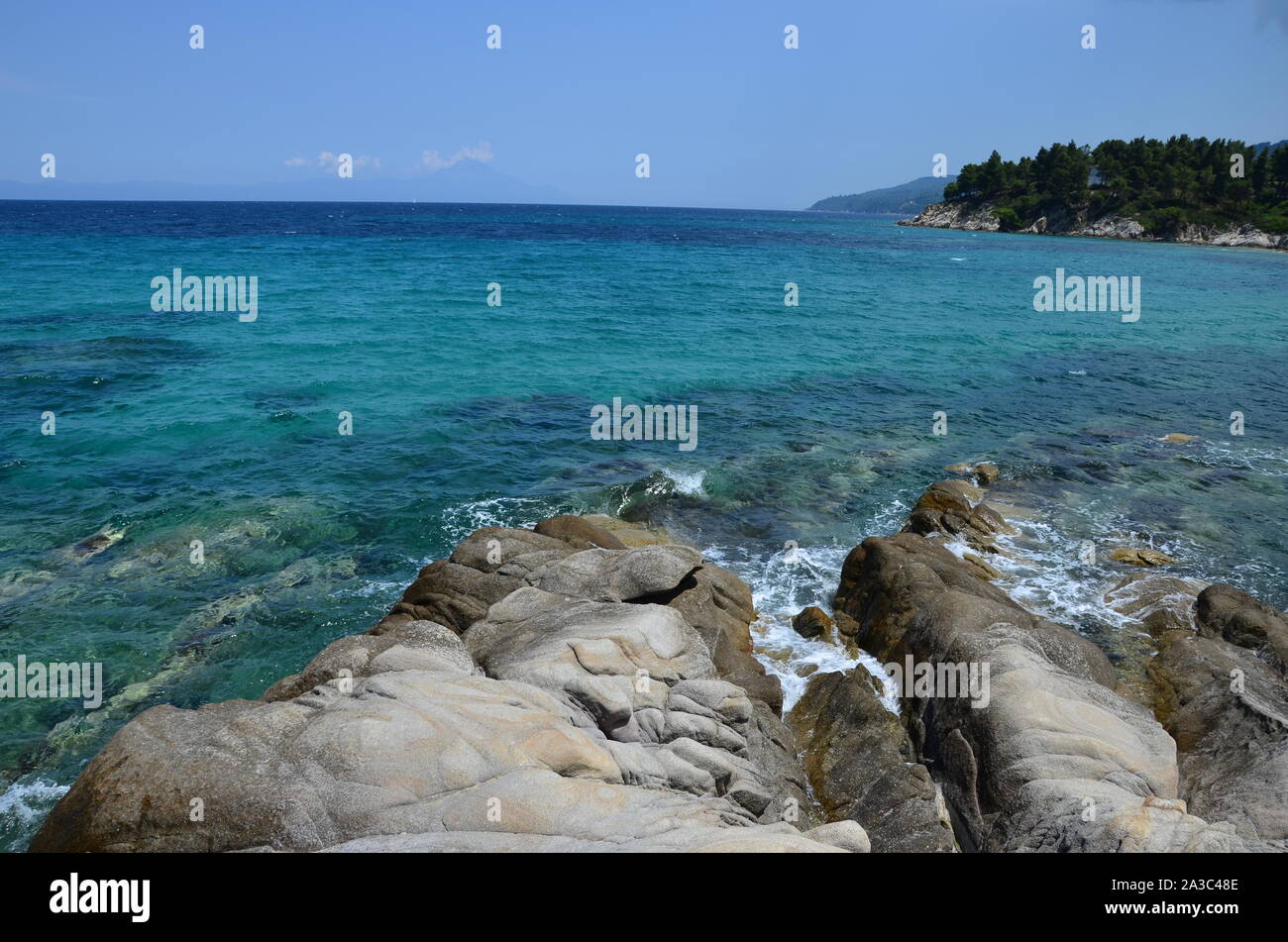 Tropical island beach crystal clear hi-res stock photography and images ...