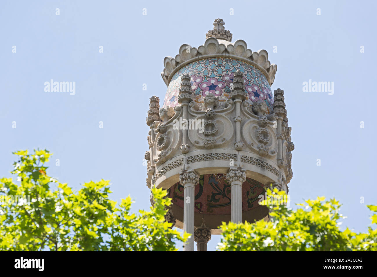 Barcelona; Passeig de Gracia, Architektur, Gaudi, Modernisme, Ausschnitt, Turm Stock Photo