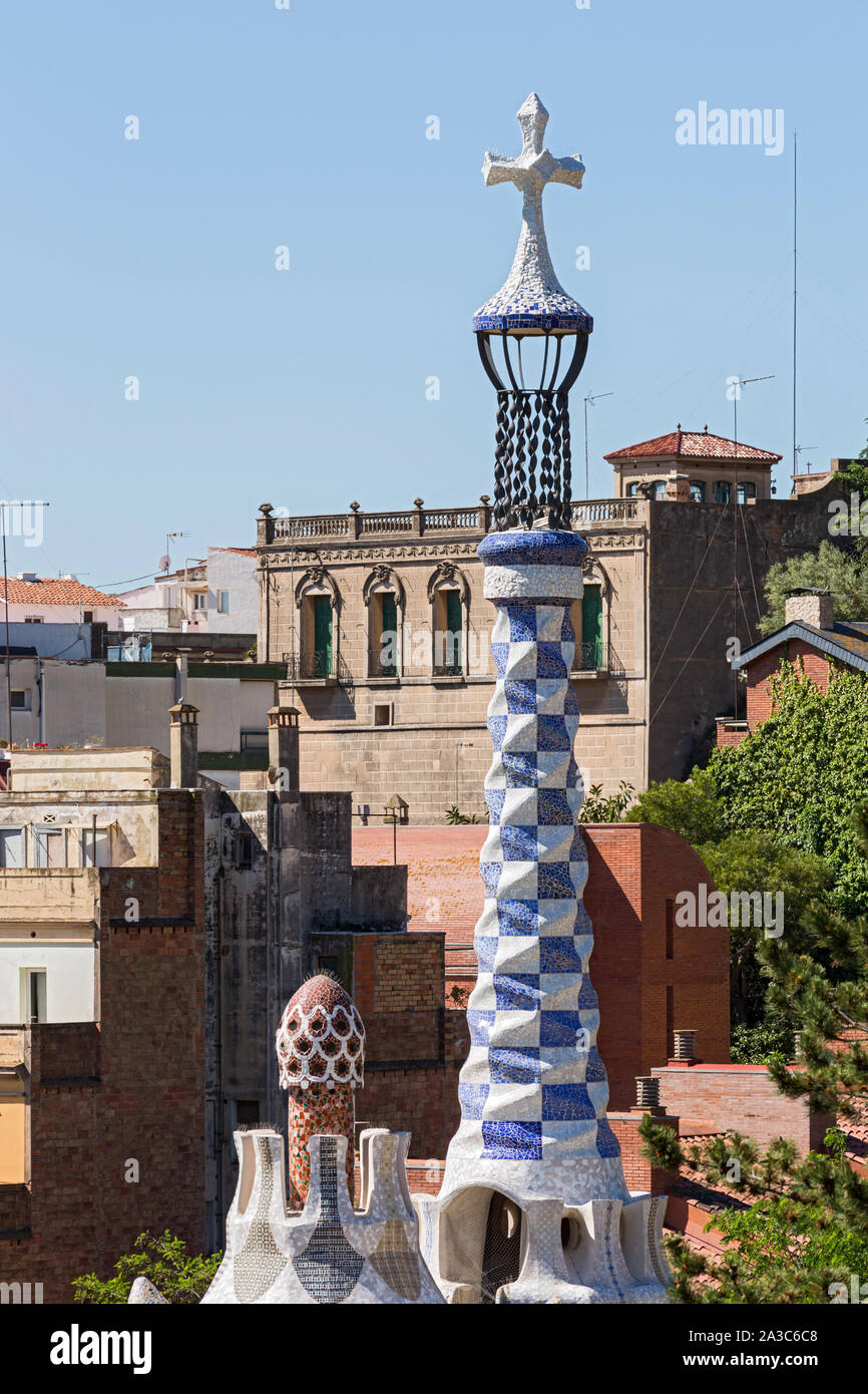 Barcelona; Park Gueell, Gaudi, Architektur, Portierloge, Dach, Turm, Terassenhaeuser Stock Photo