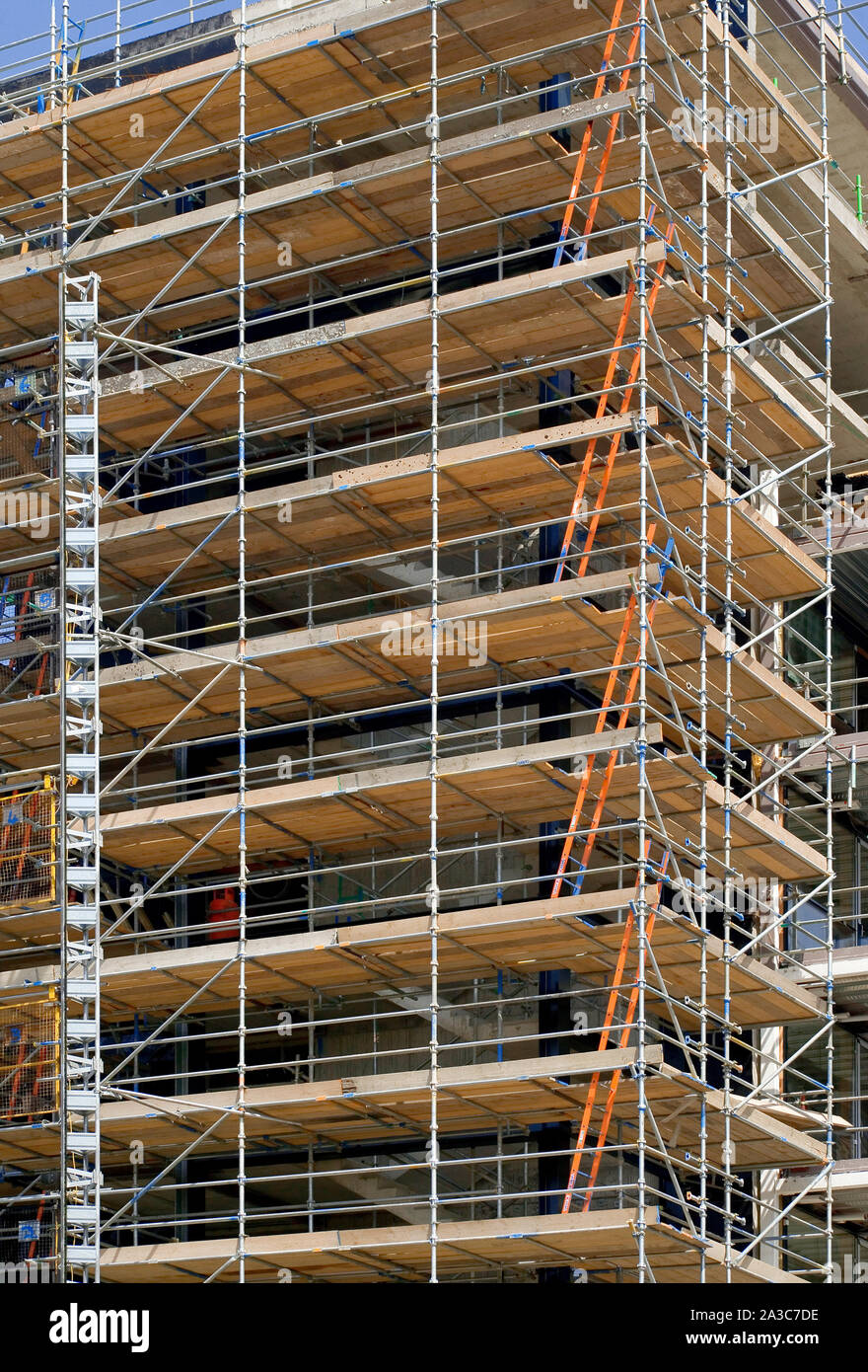 Construction building scaffolding scaffolder hi-res stock photography ...