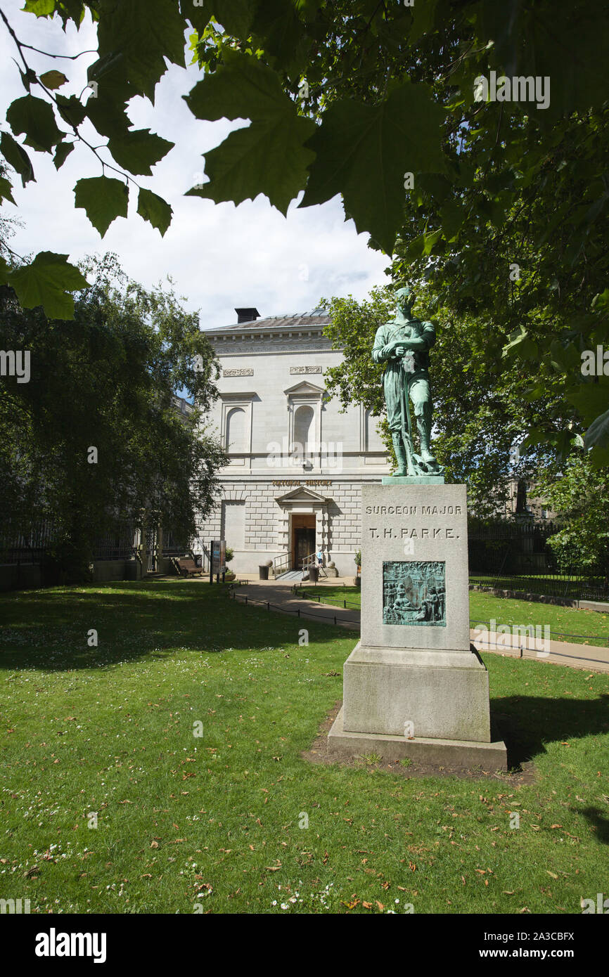 NATURAL HISTORY MUSEUM DUBLIN HOURS visual data 2