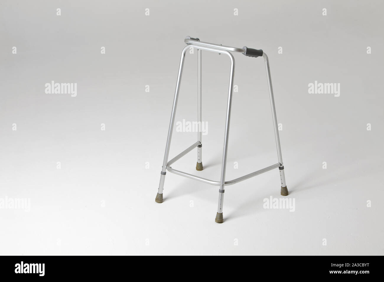 Zimmer frame hires stock photography and images Alamy
