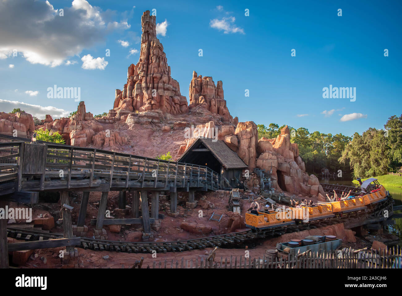 Big Thunder Mountain Railroad at the Magic Kingdom Editorial Photography -  Image of cartoon, destination: 108417382