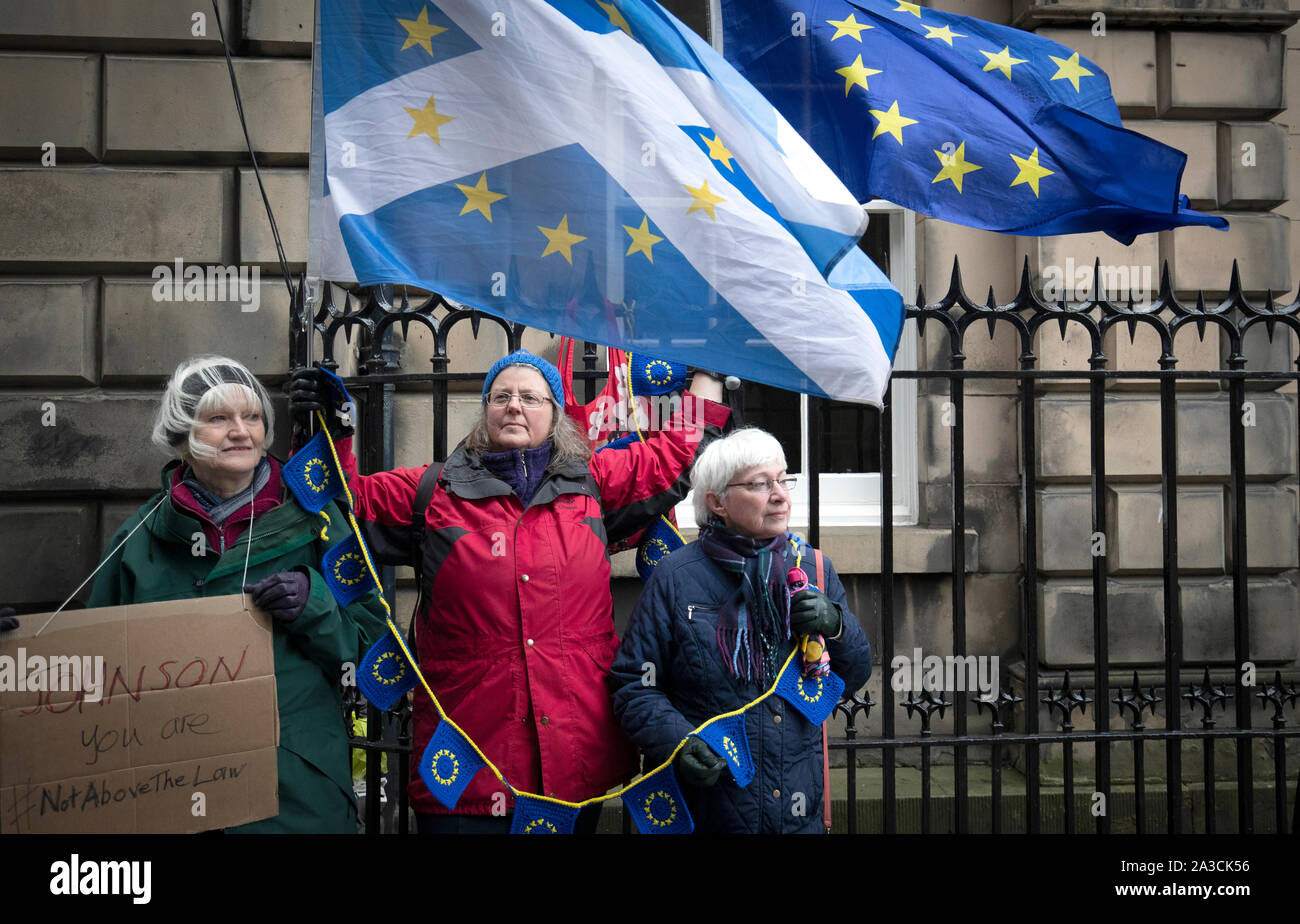 EU supporters gather outside the Court of Session in Edinburgh to hear the result of the legal petition to gain a court order to make Prime Minister Boris Johnson seek Brexit extension. Stock Photo