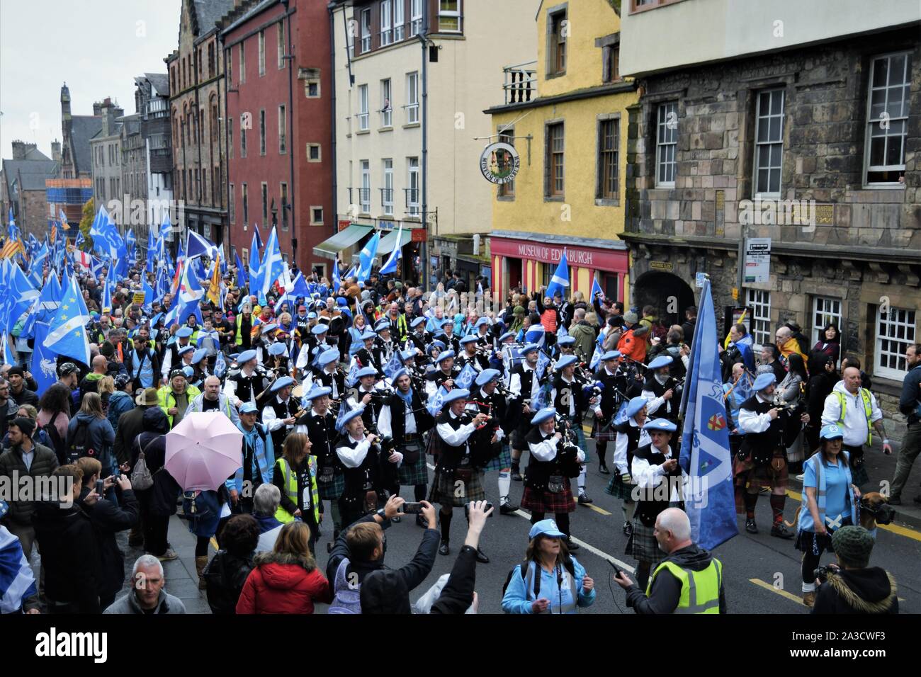 SAOR Alba Pipes and Drums lead the march up the Royal Mile AUOB