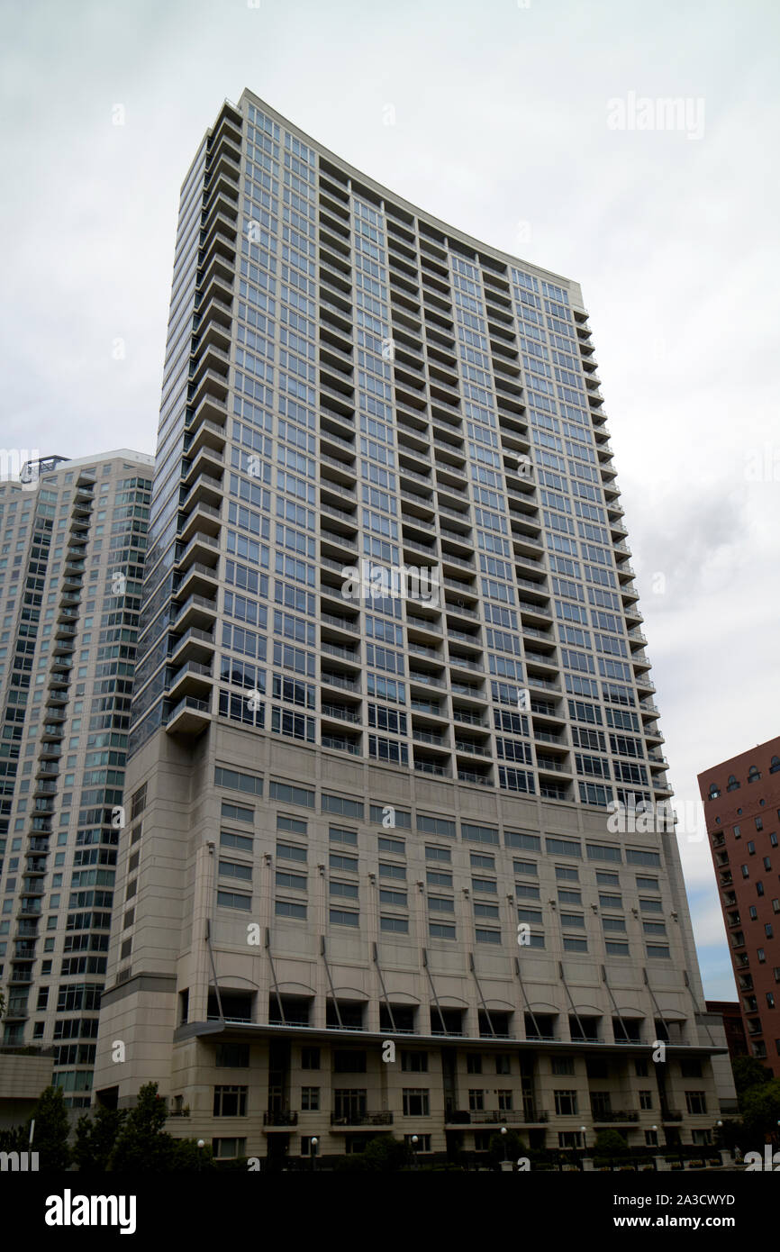 Riverbend condos hires stock photography and images Alamy