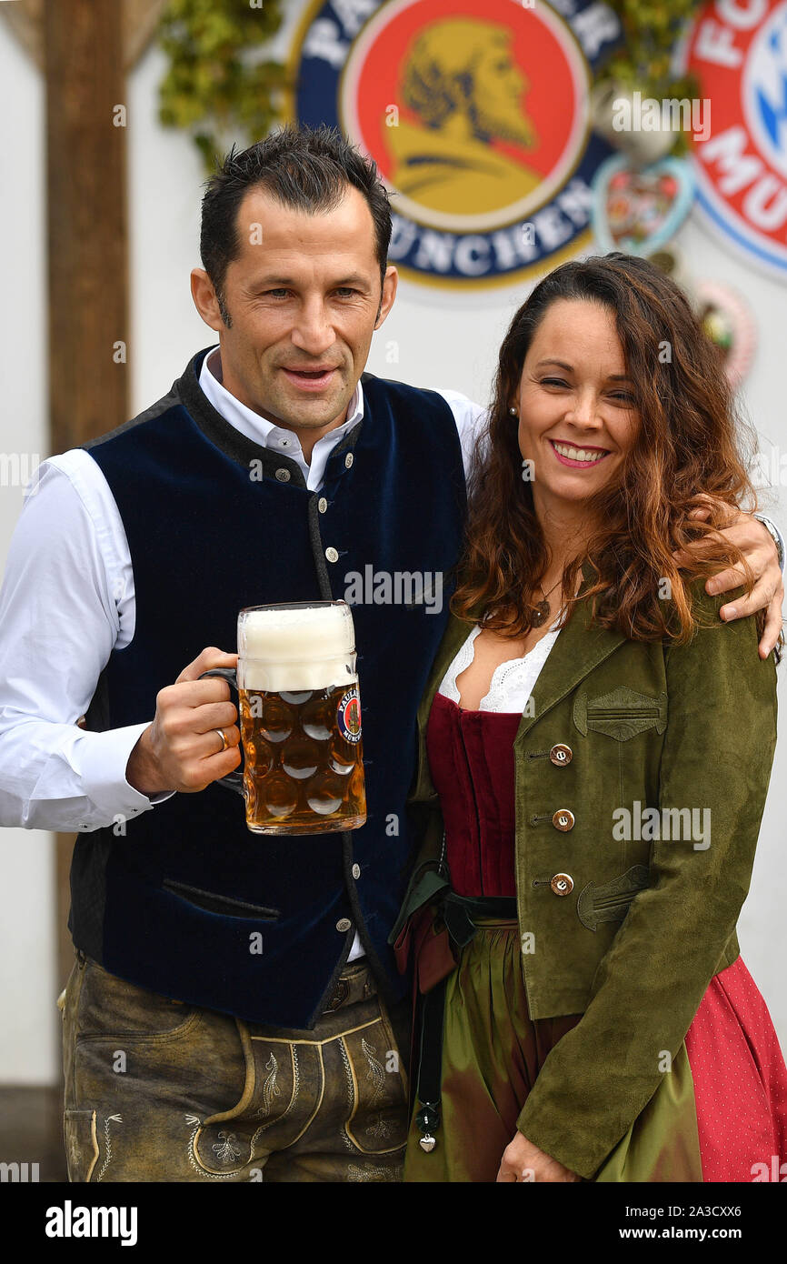 Hasan Salihamidzic Sports Director Fc Bayern Munich With Wife Esther In Bavarian Costume Leather Pants Dirndl Football Fc Bayern Mu Enchen Traditional Oktoberfest Visit In The Kaefer Schenke On 06 10 2019 In Munich