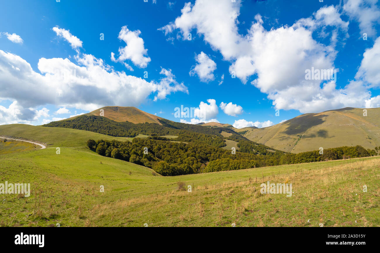 Castelluccio di Norcia, 2019 (Umbria, Italy) - The famous landscape highland of Sibillini Mountains, during the autumn, with the small stone village Stock Photo