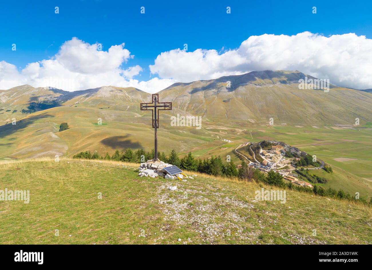 Castelluccio di Norcia, 2019 (Umbria, Italy) - The famous landscape highland of Sibillini Mountains, during the autumn, with the small stone village Stock Photo