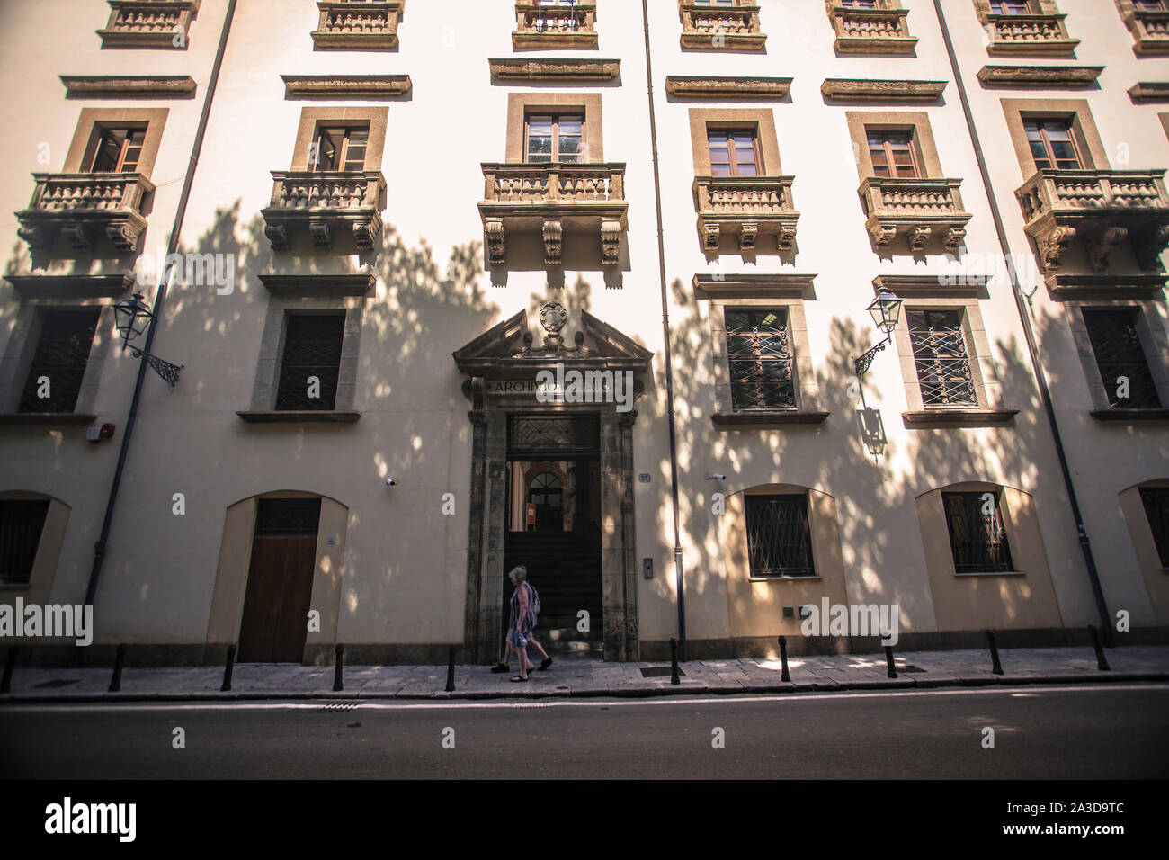 Notary office italy hi-res stock photography and images - Alamy