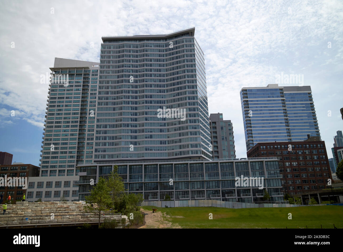 The cooper at southbank apartment tower on south wells street south