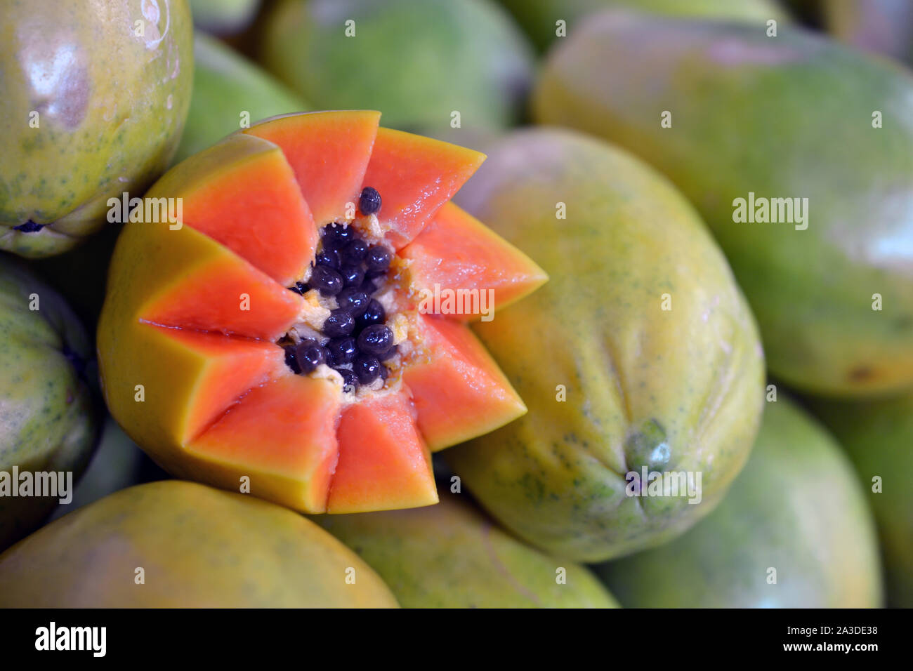 Papaya for sale hires stock photography and images Alamy