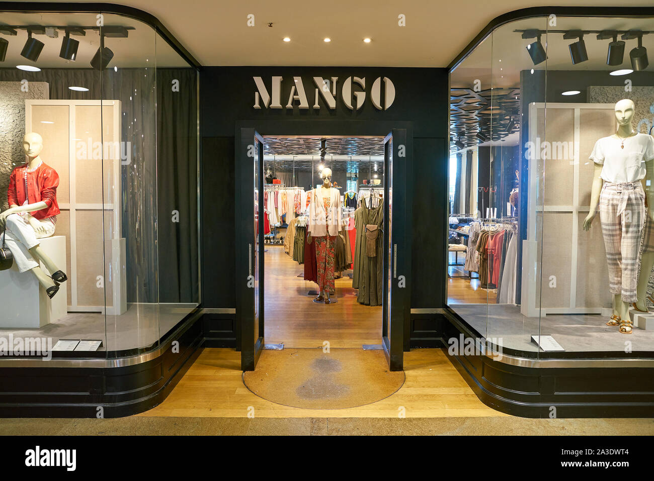 calças mango outlet