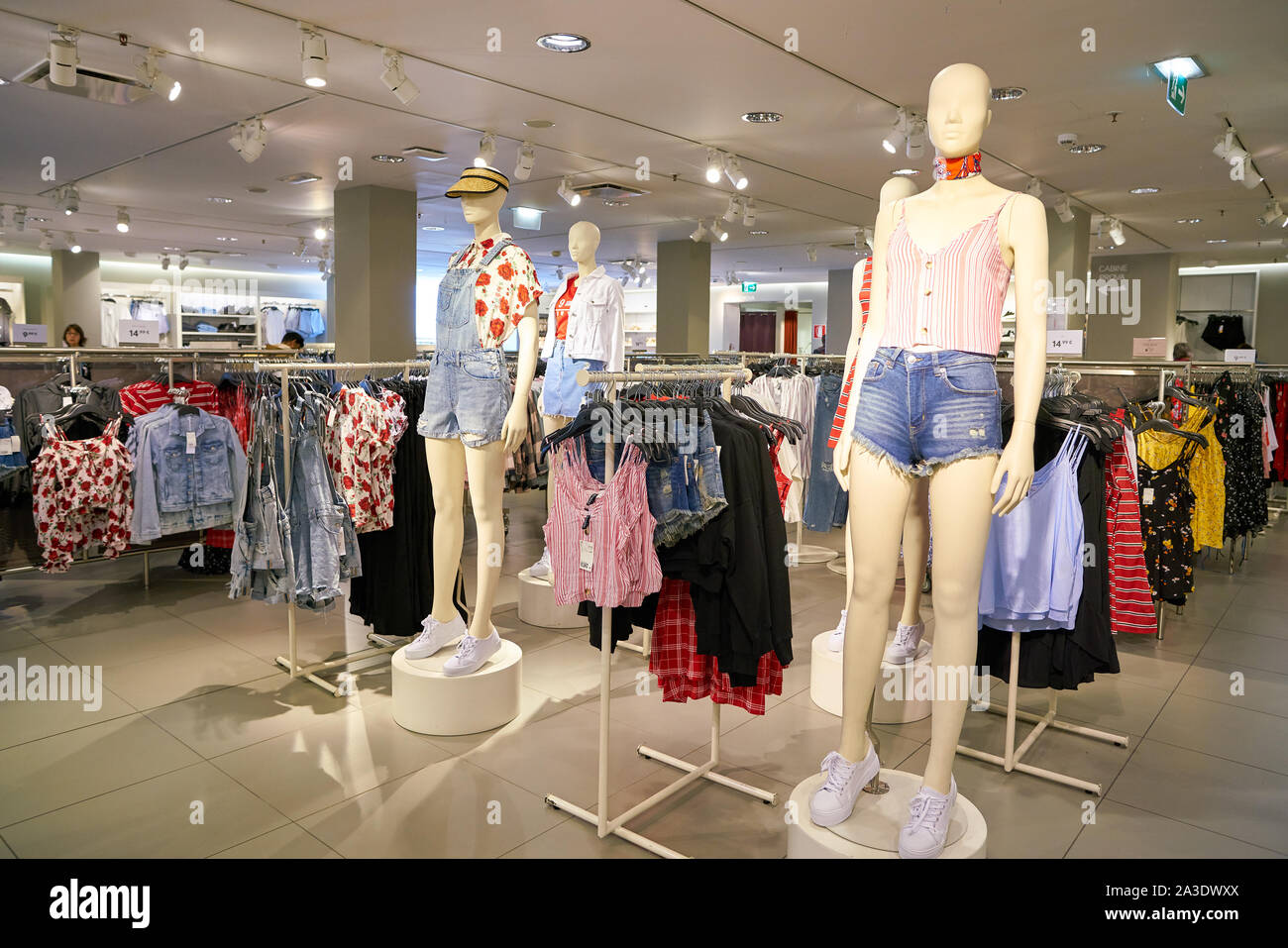 H&m interior hi-res stock photography and images - Page 2 - Alamy