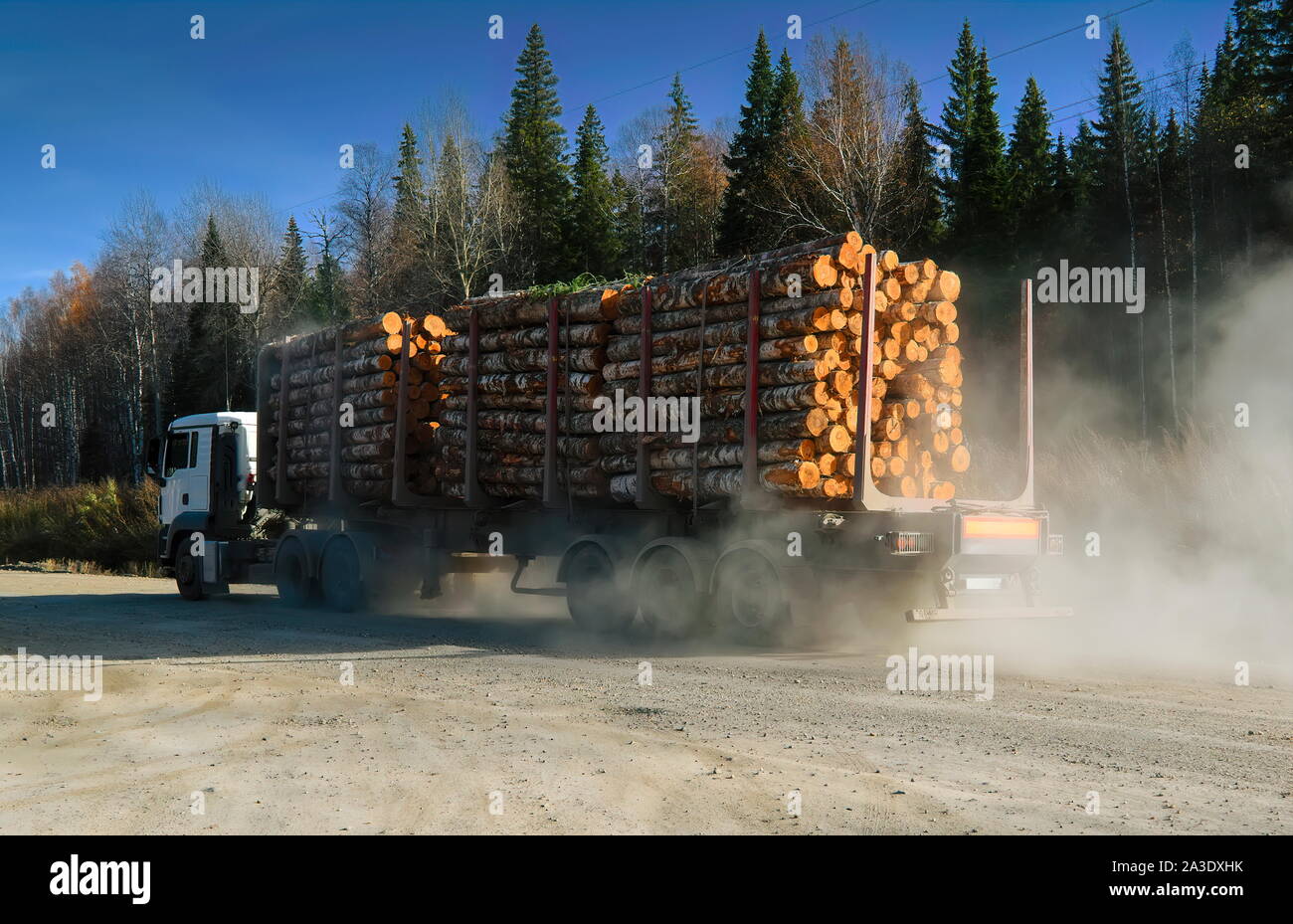 Logging truck carrying logs hires stock photography and images Alamy