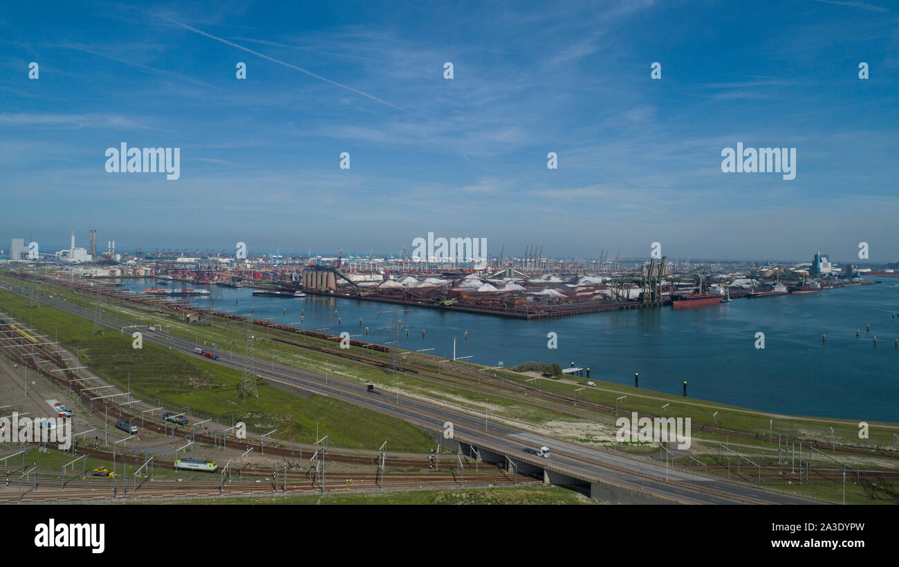 Industrial area in the Port of Rotterdam in The Netherlands. port of rotterdam zuid holland/netherlands products terminal europoort/calandkanaal Stock Photo