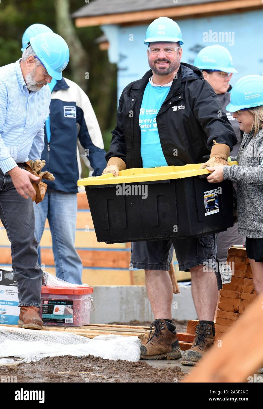 Nashville, TN, USA. 7th Oct, 2019. Garth Brooks at a public appearance for Jimmy Carter Builds Homes for Habitat for Humanity, Lindsey Meadow Court, Nashville, TN October 7, 2019. Credit: Derek Storm/Everett Collection/Alamy Live News Stock Photo