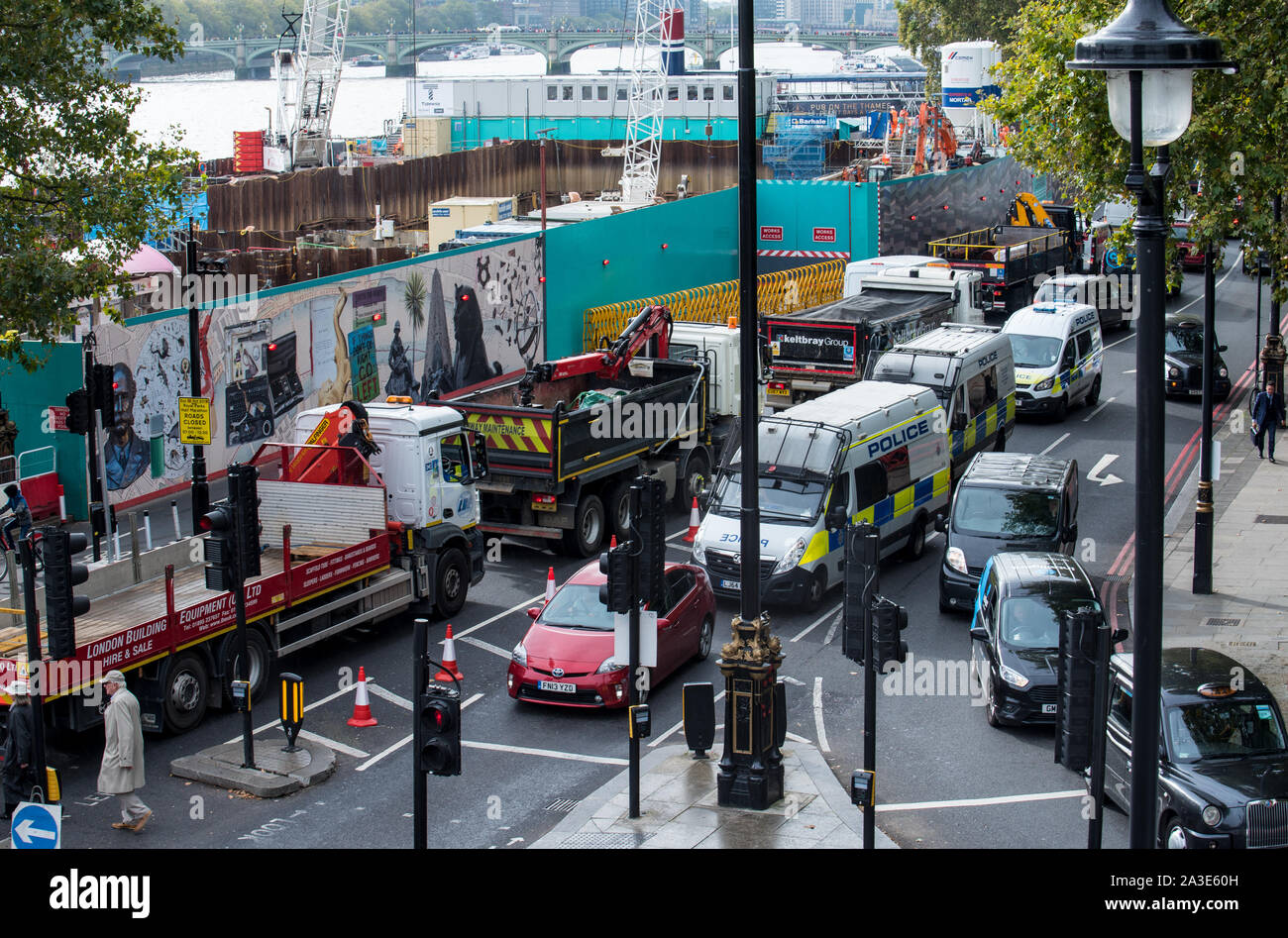 Westminster Bridge, London UK. 7th October 2019. Roads around Westminster were jammed this morning as Extinction rebellion climate change activists gathered on Westminster bridge creating traffic disruption on major roads in the area. Celia McMahon/Alamy Live News. Credit: Celia McMahon/Alamy Live News Stock Photo
