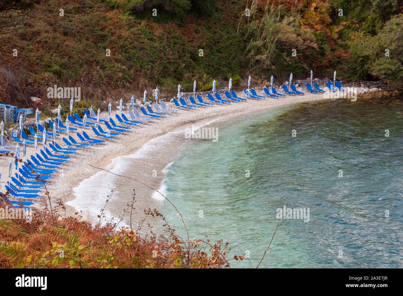 Empty sandy beach sea hi-res stock photography and images - Alamy