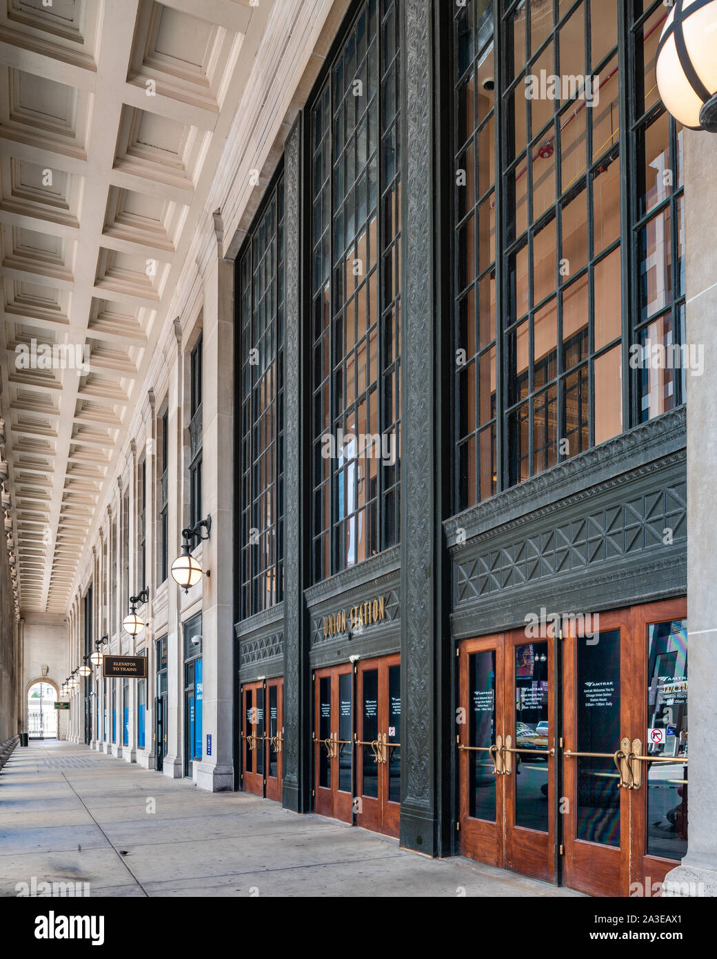 Exterior of Chicago Union Station Stock Photo Alamy