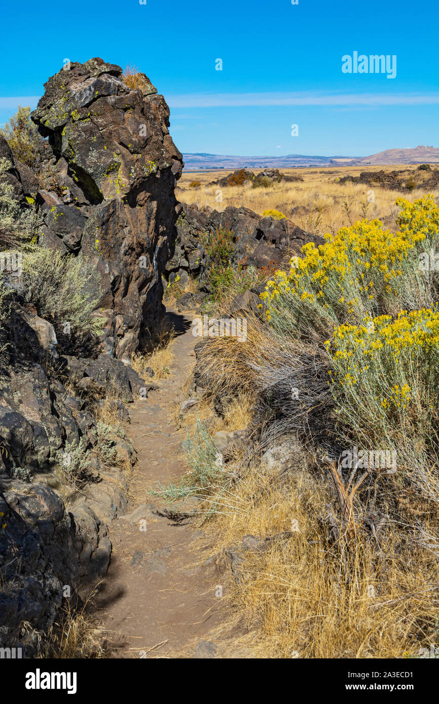 California, Lava Beds National Monument, Captain Jack's Stronghold, trail Stock Photo