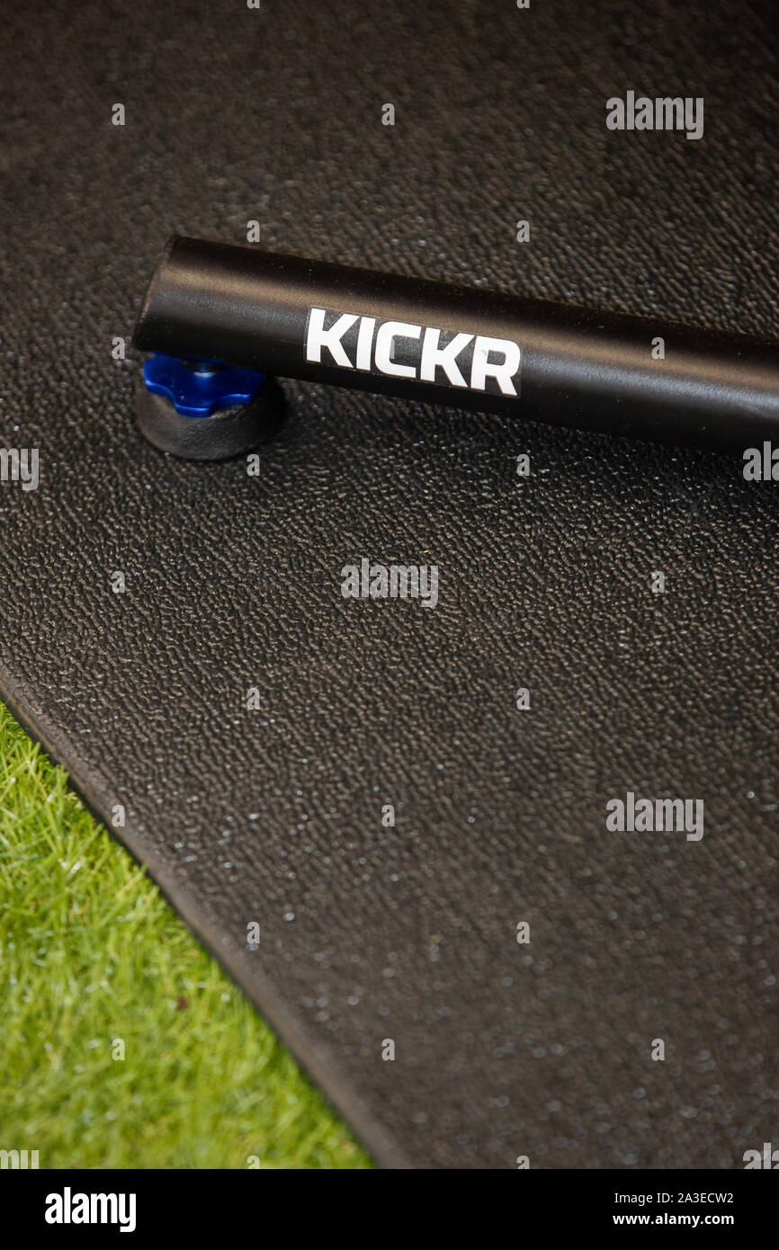 kickr stand