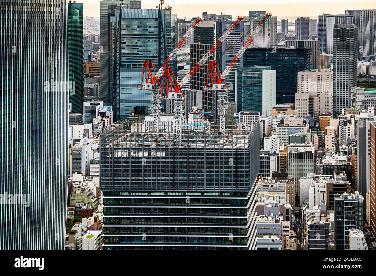 Construction of an earthquakeproof skyscraper in Tokyo Chuo, Japan