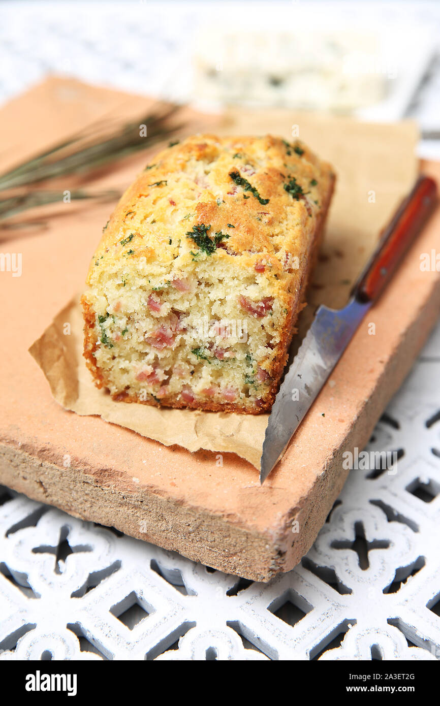 Cake aux lardons et herbes de Provence Stock Photo Alamy