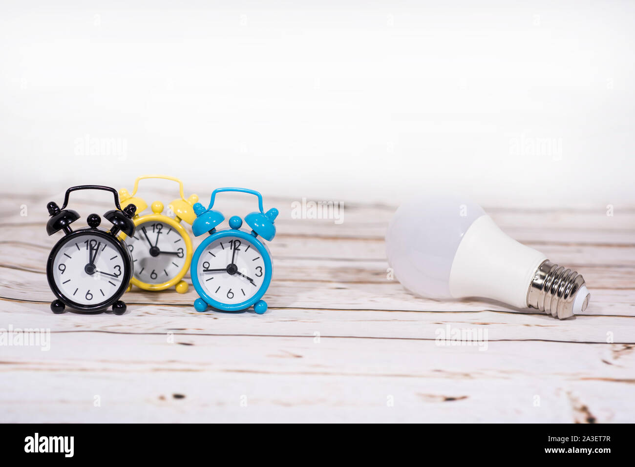 Watch daylight saving time hi-res stock photography and images - Alamy