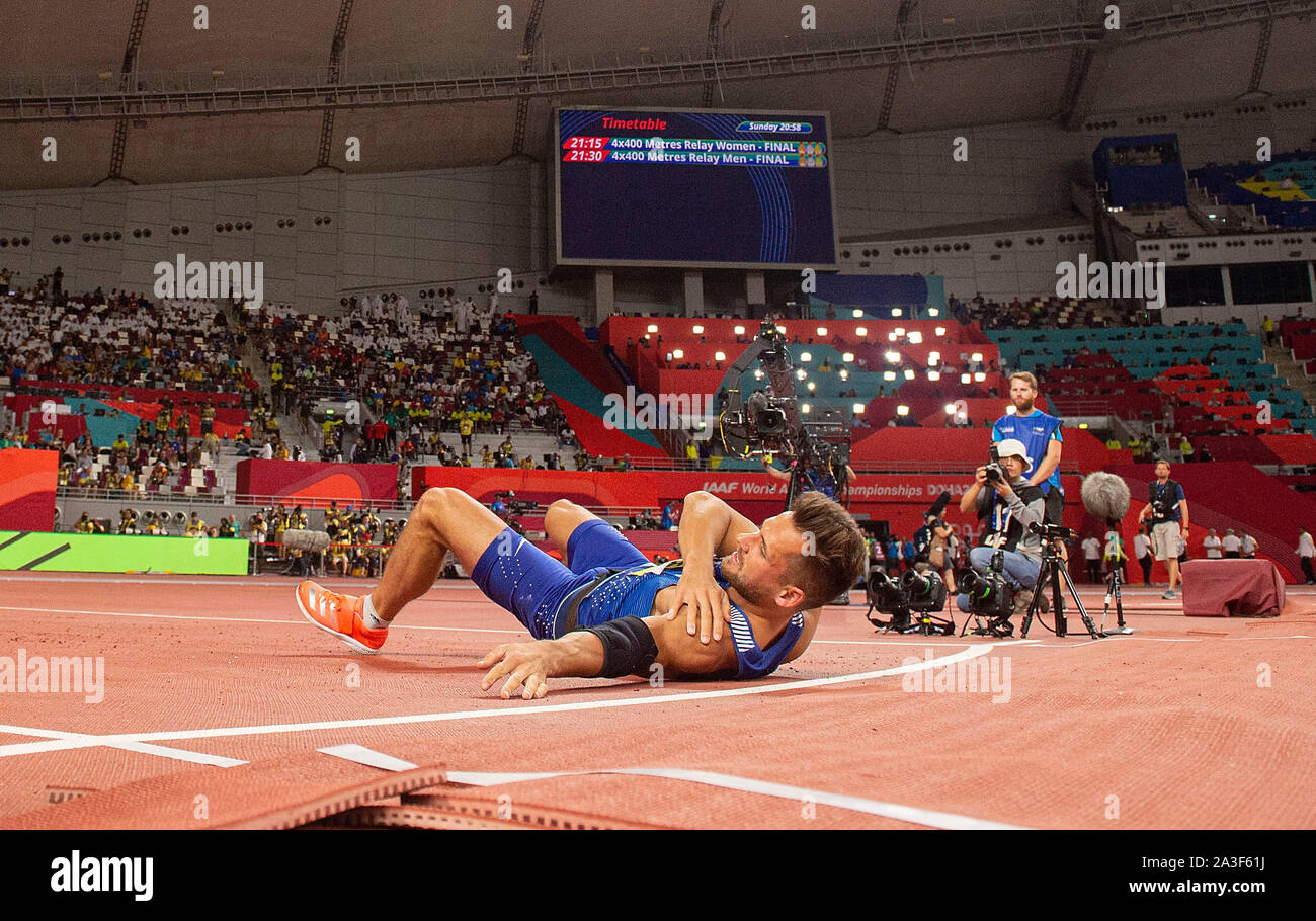 Athlete shoulder injury on field hires stock photography and images