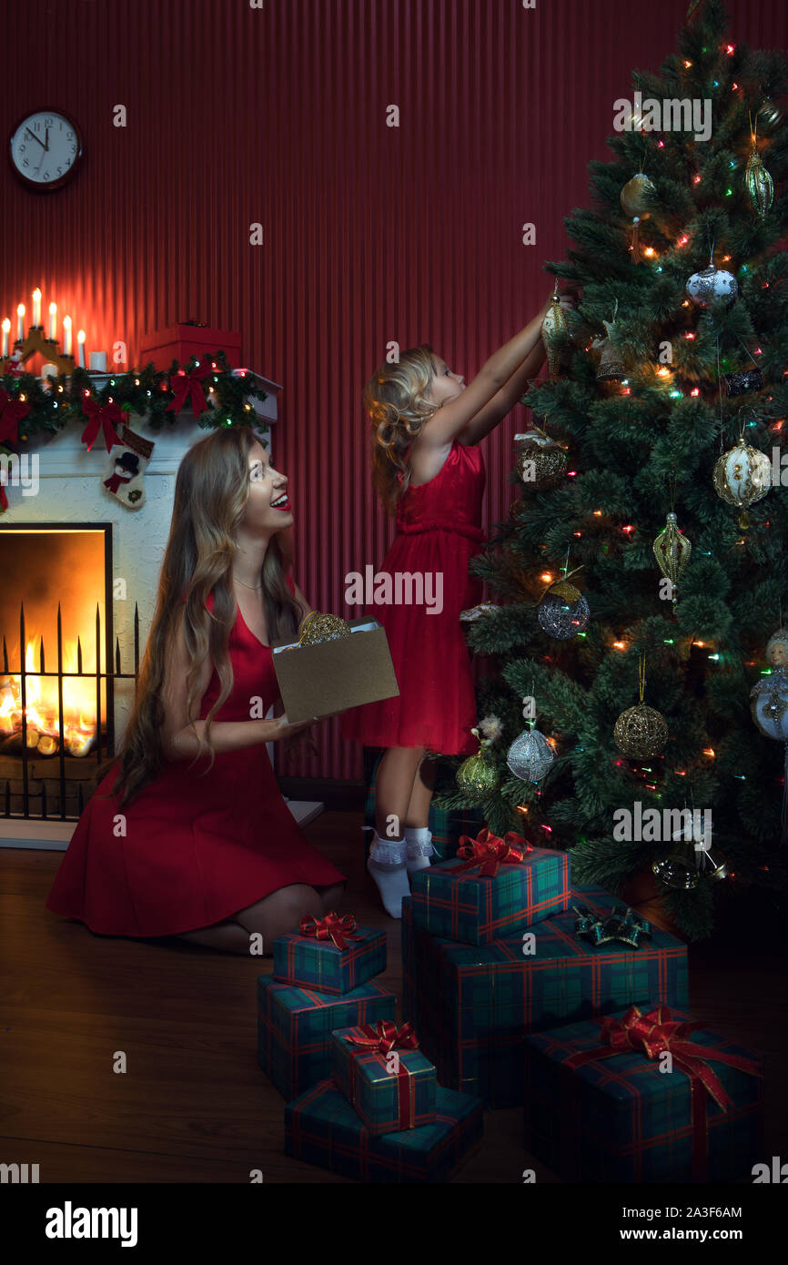 X mas girl child children hi-res stock photography and images - Alamy