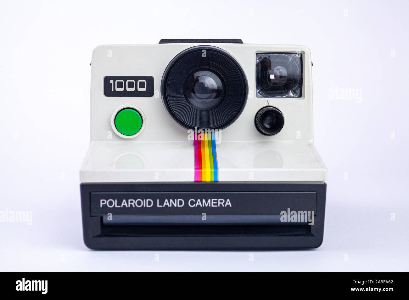 A vintage Polaroid 1000 instant camera. frontal view Stock Photo - Alamy