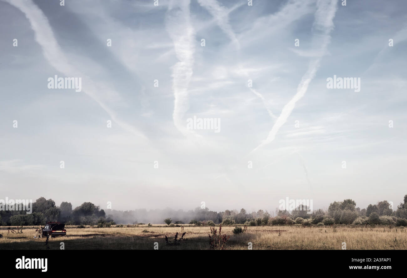 Horizon over lake hi-res stock photography and images - Alamy