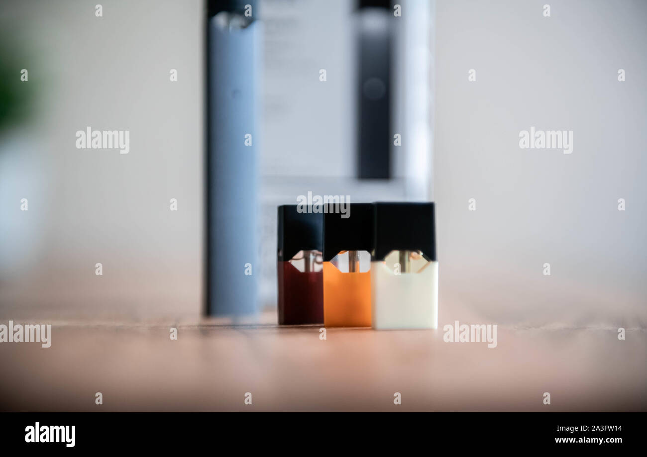 Juul vape hi-res stock photography and images - Alamy Juul vape hi-res stock photography and images - Alamy